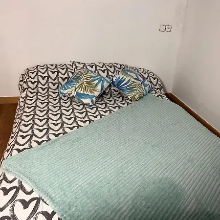 Bonita Habitacion Verde Con Bano Privado ゲストハウス アルジーラ